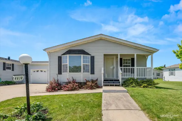 463 Meadowlark Circle #B, Sandwich, IL 60548