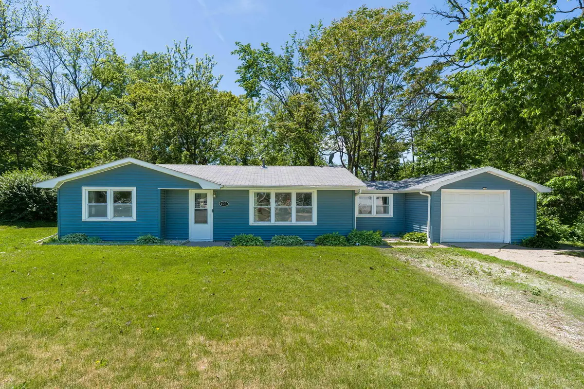 427 14th Avenue, Silvis, IL 61282 - #1