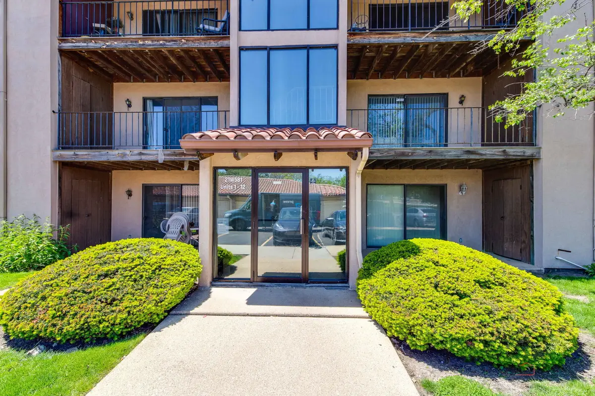 21W581 North Avenue #5, Lombard, IL 60148 - #1