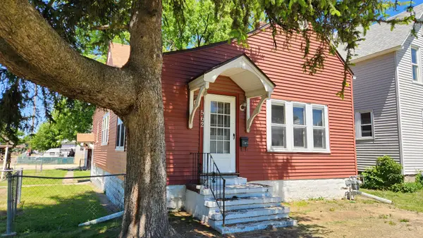 562 7 Avenue S, Clinton, IA 52732