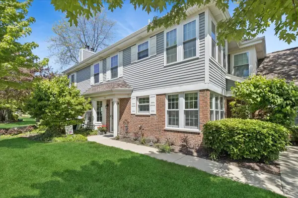 1230 S Wellington Court, Buffalo Grove, IL 60089