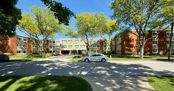 1139 Leavitt Avenue #212, Flossmoor, IL 60422