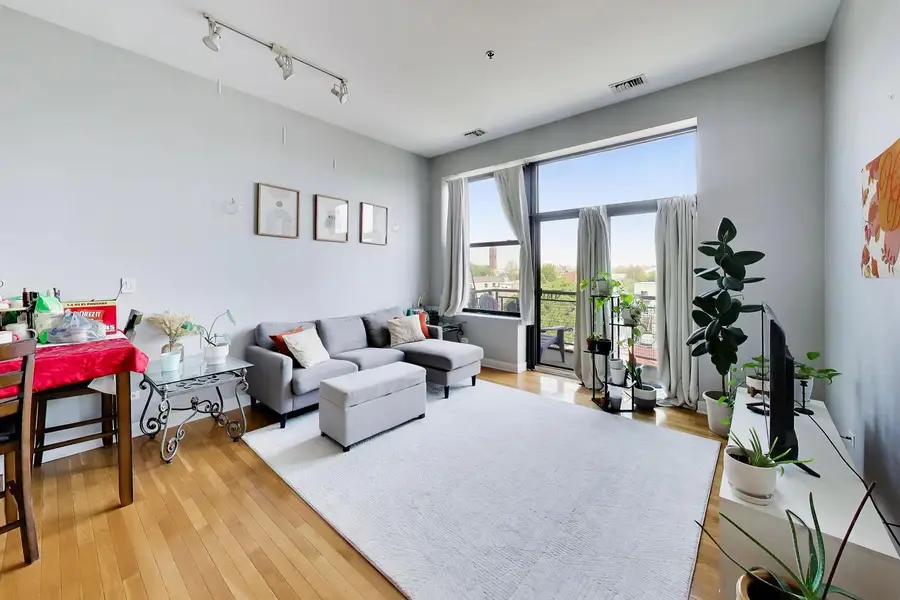 1 S Leavitt Street #403, Chicago, IL 60612 - #2