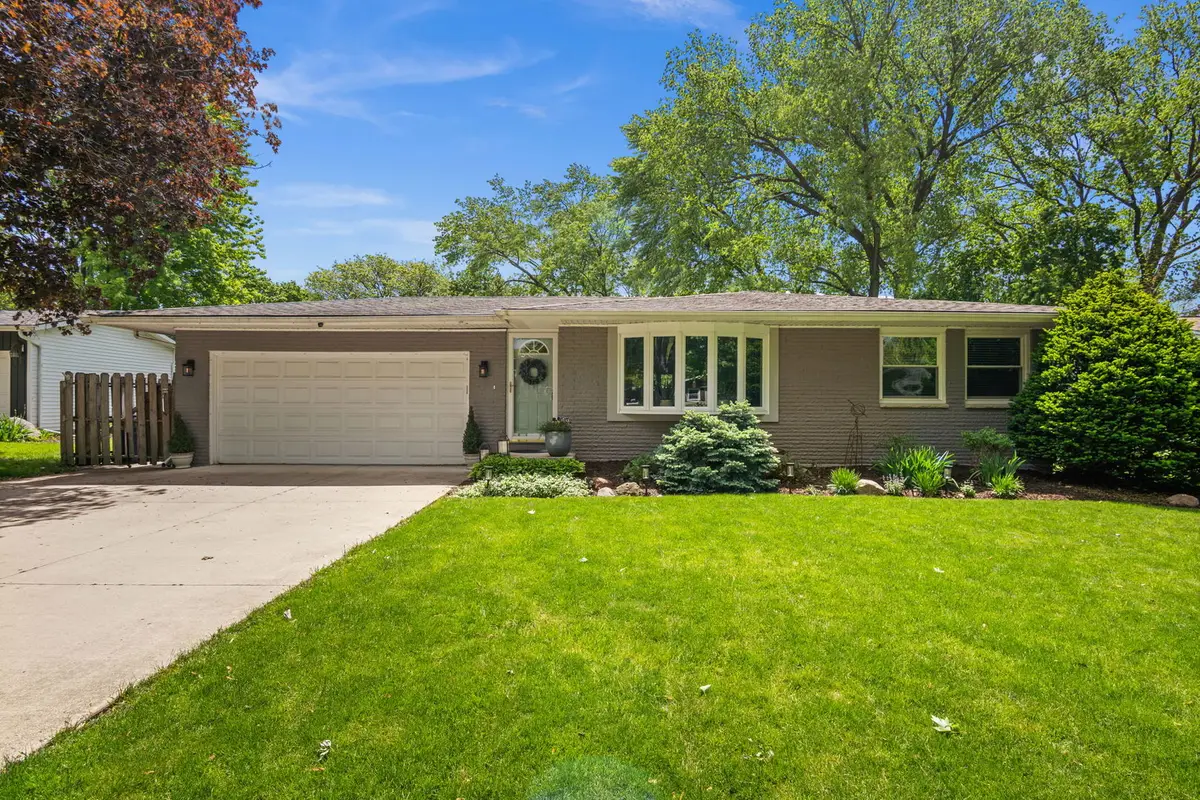 1515 Jewel Avenue, Saint Charles, IL 60174 - #1