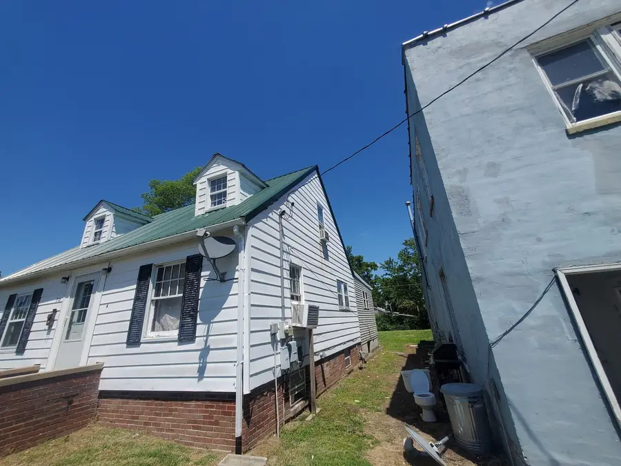 326 E Ford Street, Harrisburg, IL 62946 - #2