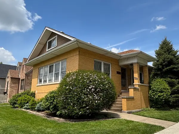 9100 Sheridan Avenue, Brookfield, IL 60513