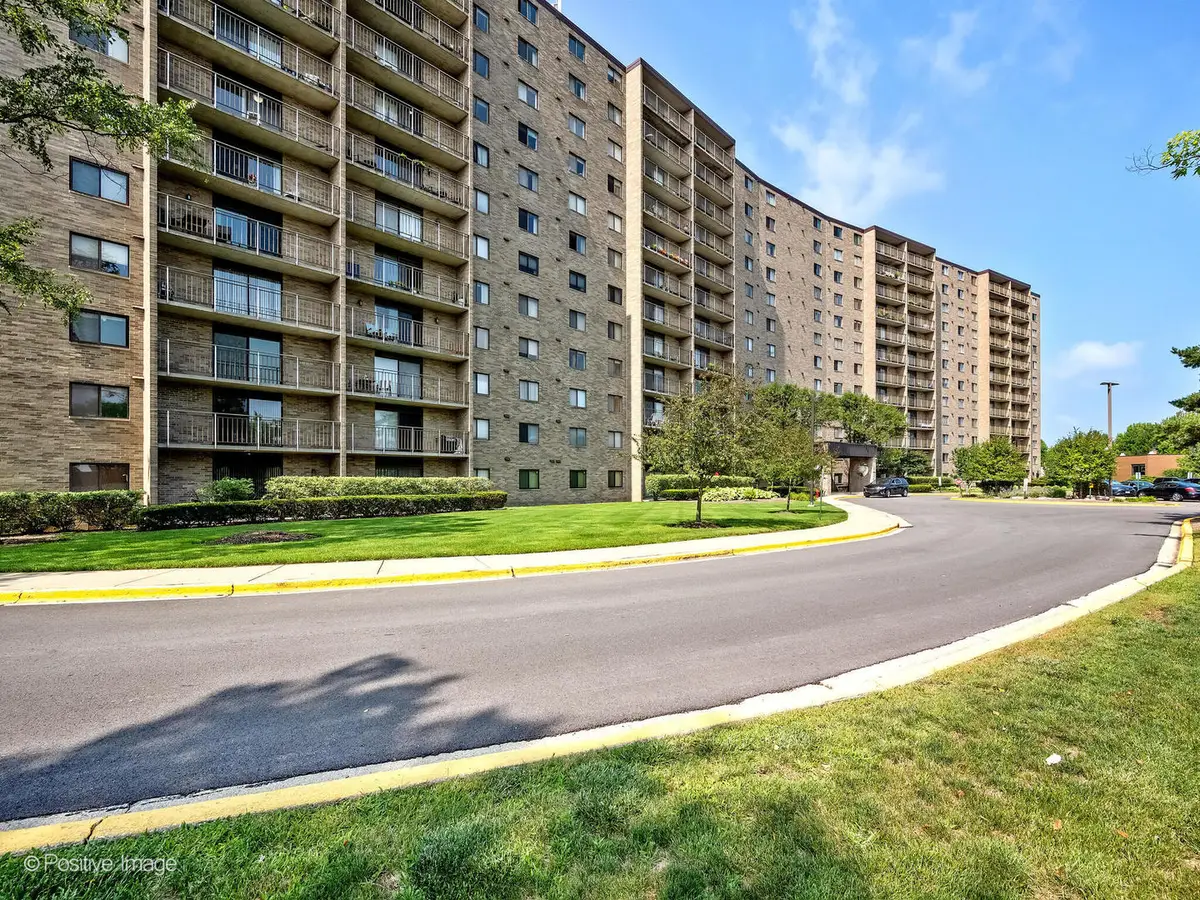 6340 Americana Drive #216, Willowbrook, IL 60527 - #1