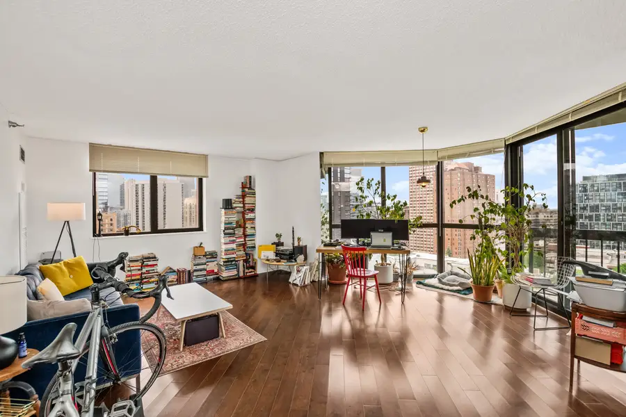 33 W Delaware Place #22J, Chicago, IL 60610 - #2