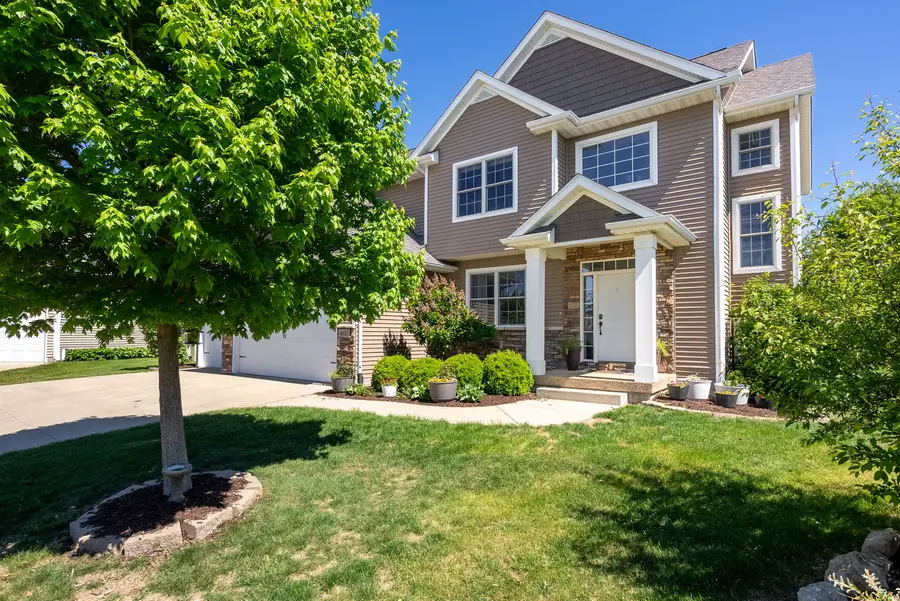 6151 Spring Circle, Davenport, IA 52807 - #2