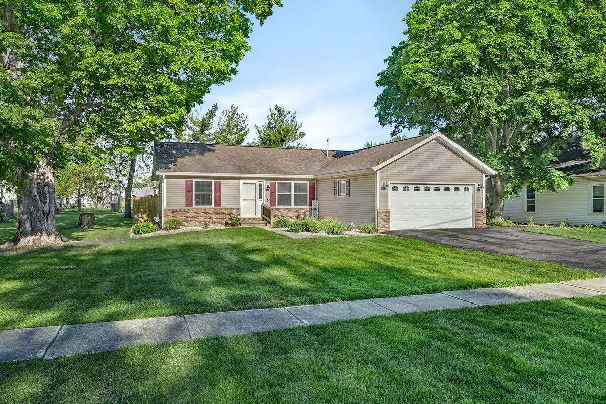 209 N Pine Street, Gardner, IL 60424 - #1