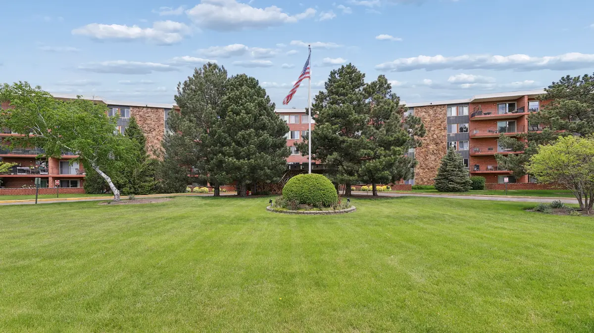 18 E Old Willow Road #504N, Prospect Heights, IL 60070 - #1