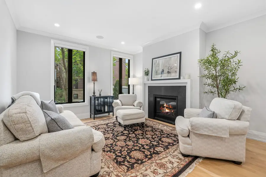 2006 N Mohawk Street #1, Chicago, IL 60614 - #2