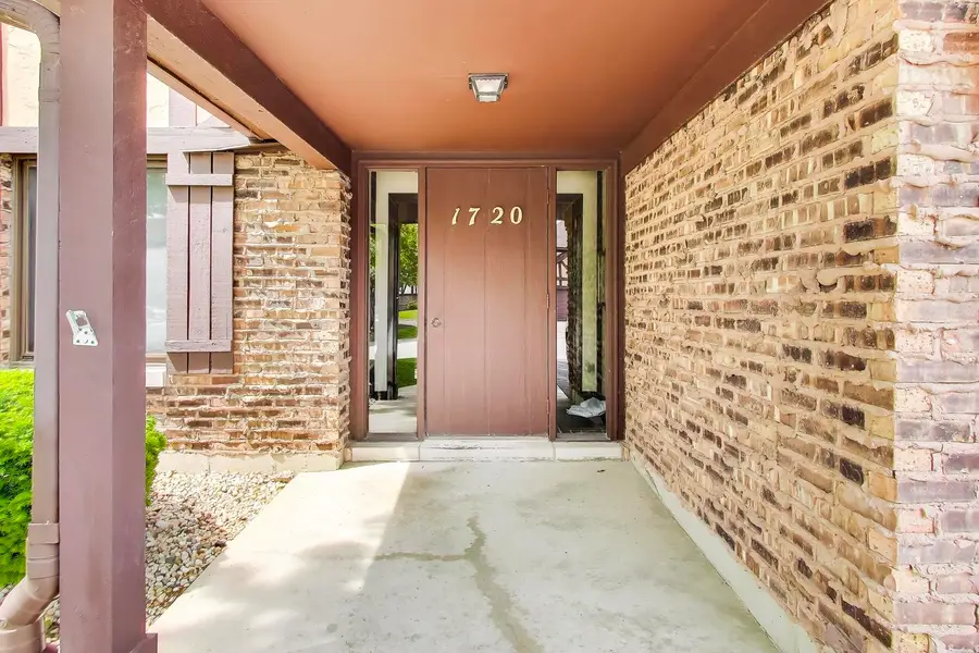 1720 Lakecliffe Drive #A, Wheaton, IL 60189 - #3