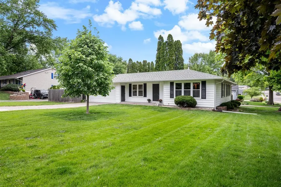 907 Colony Drive, Davenport, IA 52806 - #2