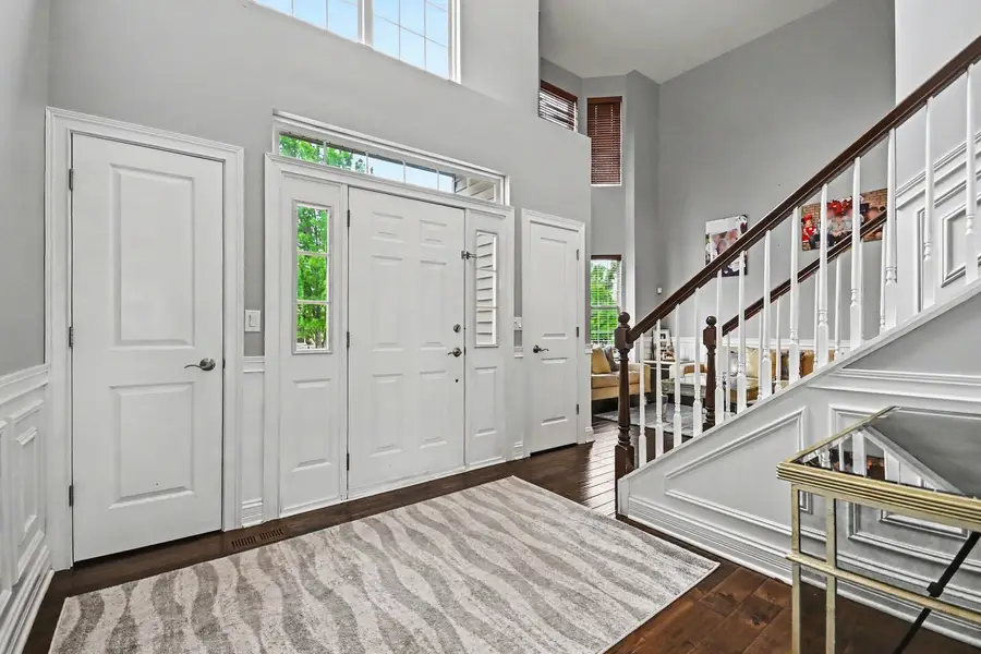 2070 Holt Lane, South Elgin, IL 60177 - #2
