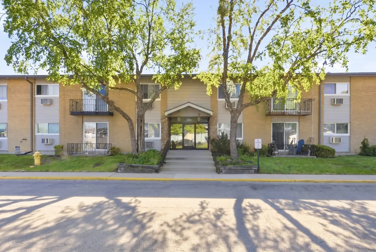 8828 N Leslie Lane #104D, Des Plaines, IL 60016 - #1