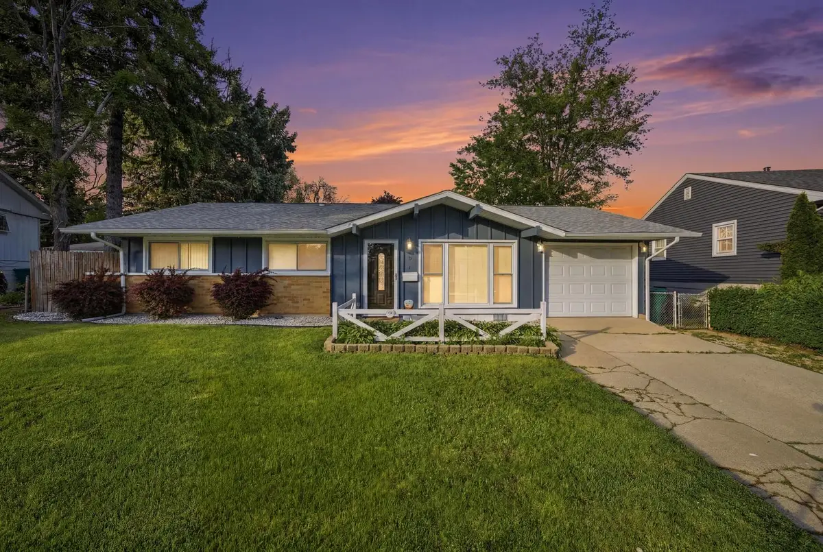 6 Beacon Avenue, Romeoville, IL 60446 - #1