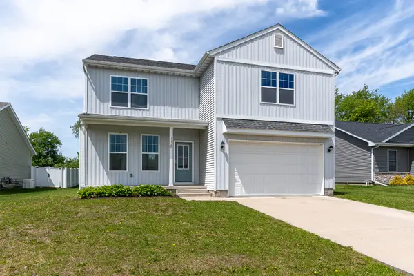 1120 Eagles Crest Drive, Davenport, IA 52804