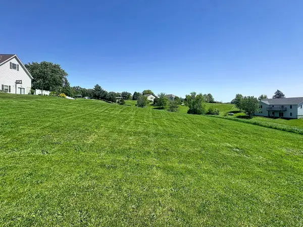 26 Lake Of The Hills, Orion, IL 61273
