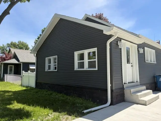 425 W Cleveland Street, Spring Valley, IL 61362 - #2
