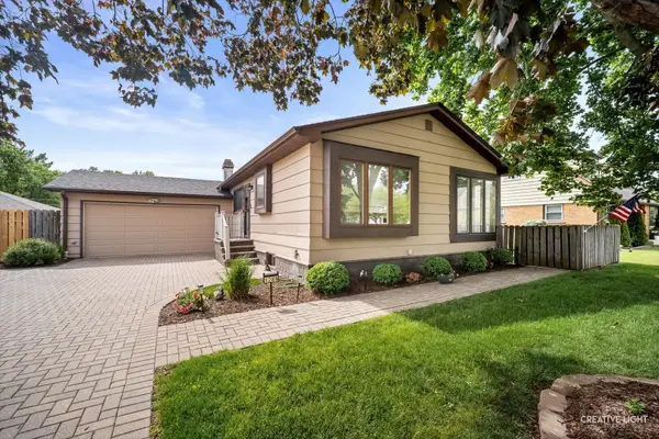 128 N Hale Avenue, Bartlett, IL 60103