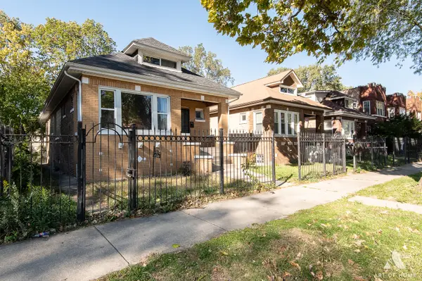 8136 S Manistee Avenue, Chicago, IL 60617