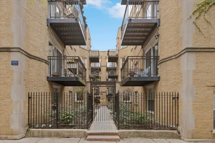 7050 N Damen Avenue #3S, Chicago, IL 60645 - #2