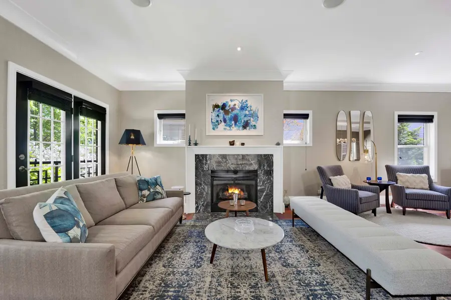 1621 W Rosehill Drive, Chicago, IL 60660 - #3