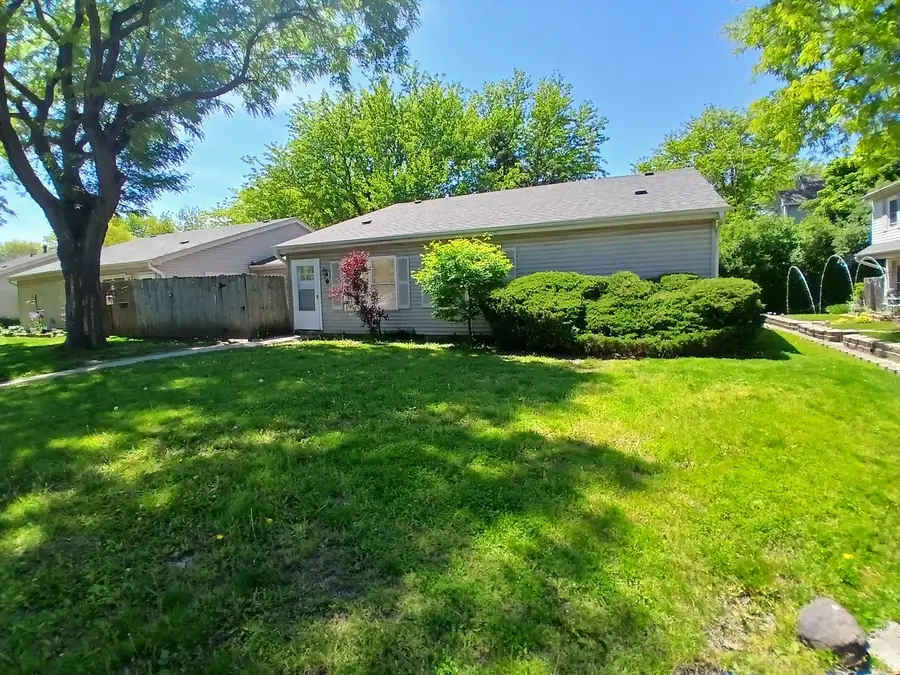 12 Fernwood Drive #O, Bolingbrook, IL 60440 - #2