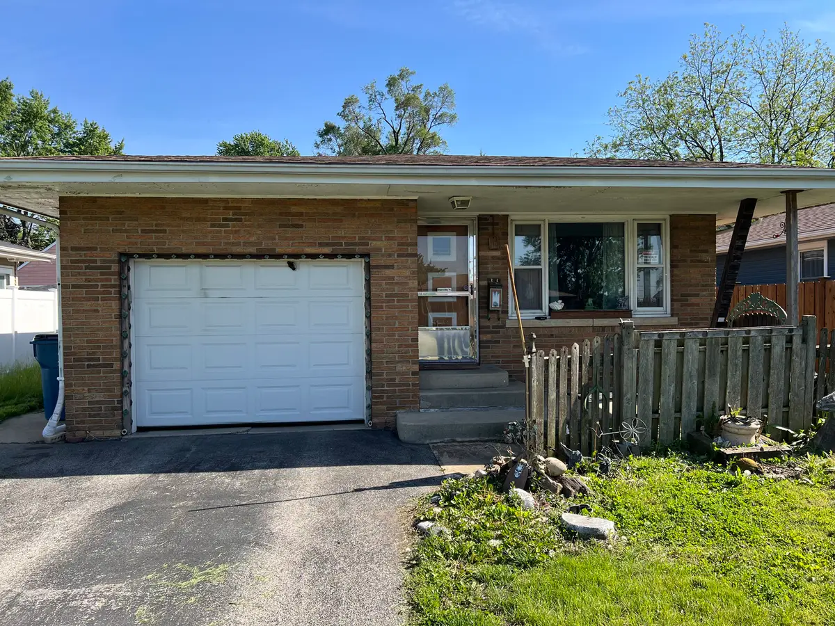 555 Elsie Avenue, Crest Hill, IL 60403 - #1
