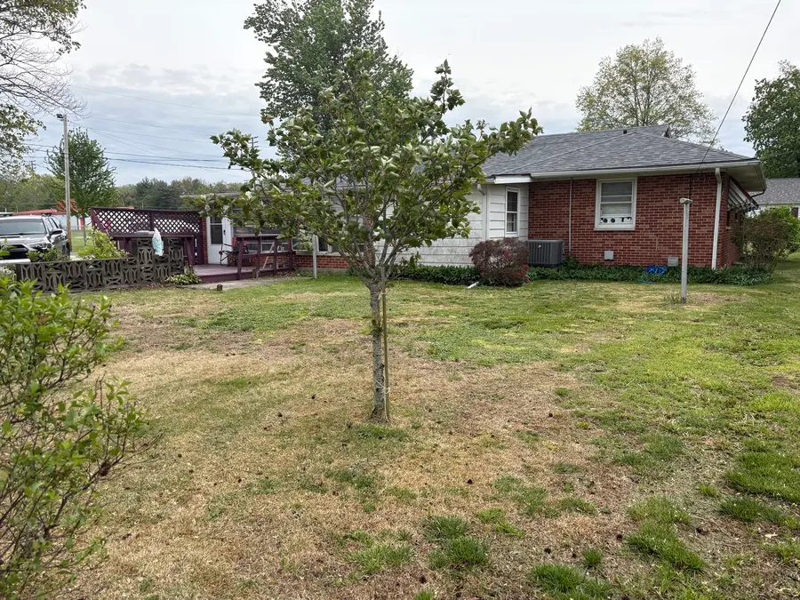 1 Charles Drive, Centralia, IL 62801 - #2