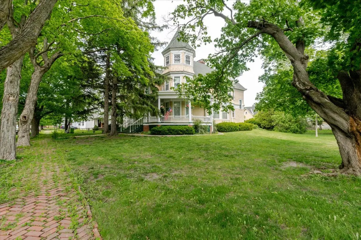 425 Mason Street, Chenoa, IL 61726 - #1