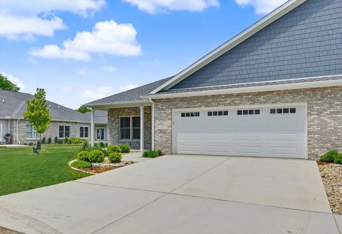 306 E Pine Street, Fairbury, IL 61739 - #1