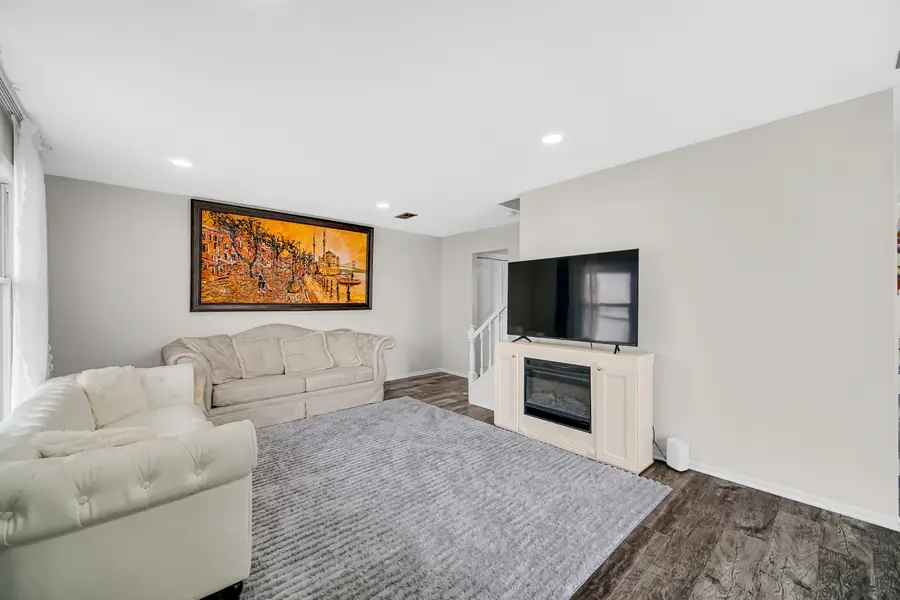 611 Kendall Court, Schaumburg, IL 60194 - #2