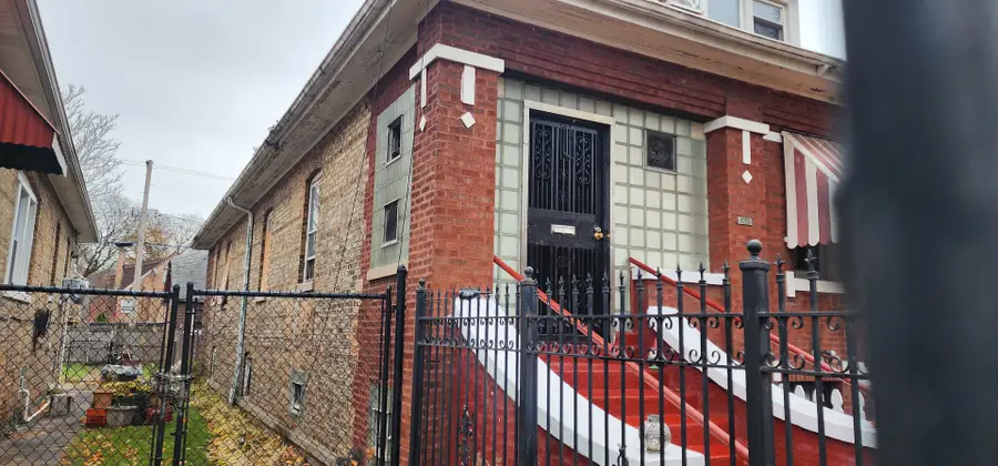 8443 S Manistee Avenue, Chicago, IL 60617 - #2
