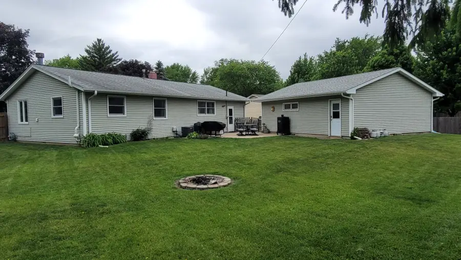 1500 Woodland Drive, Sycamore, IL 60178 - #2