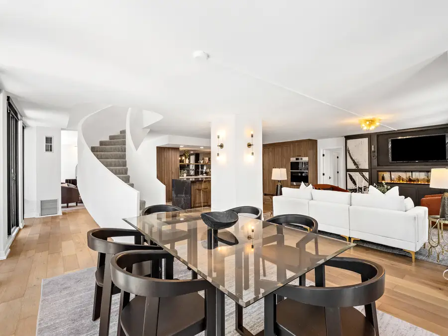 200 E Delaware Place #8C-9C, Chicago, IL 60611 - #3