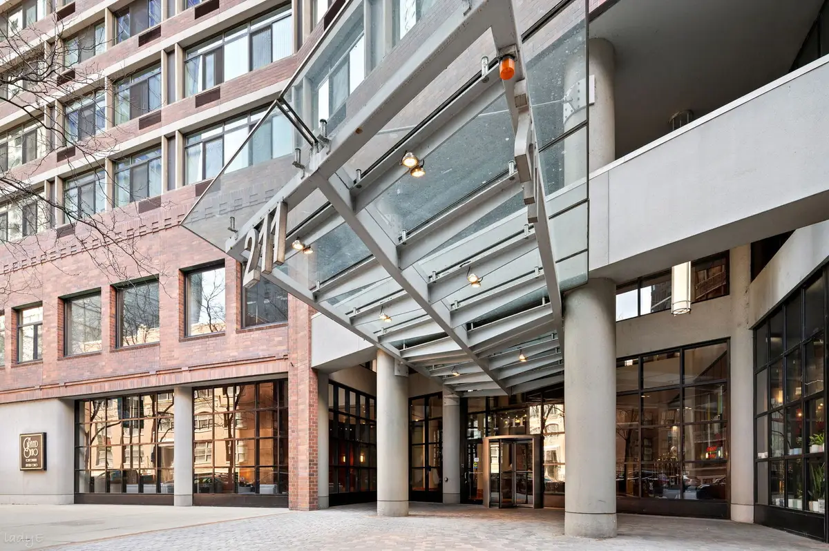 211 E Ohio Street #2915, Chicago, IL 60611 - #1
