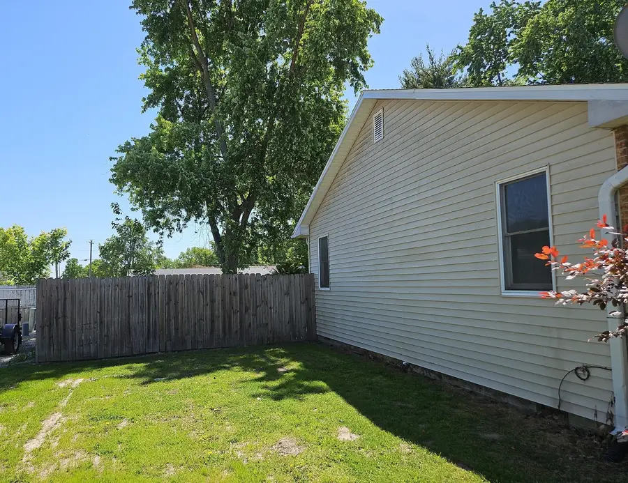 142 Fielder Drive, Salem, IL 62881 - #2