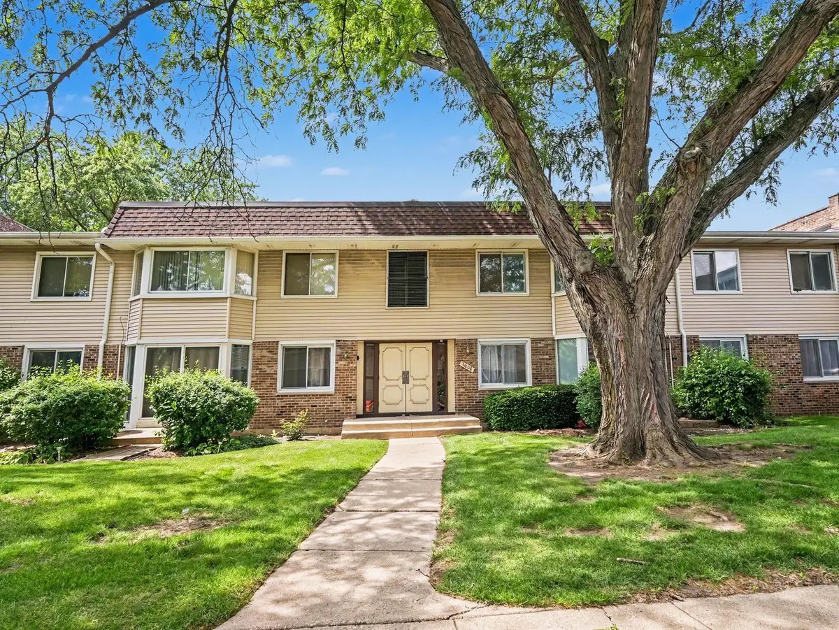3008 Roberts Drive #7, Woodridge, IL 60517 - #1