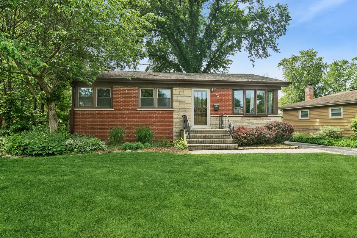 327 W Hawley Street, Mundelein, IL 60060 - #1