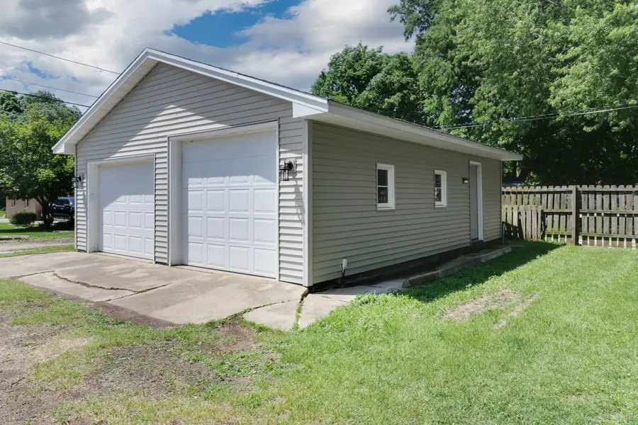 602 W 3rd Street, Delavan, IL 61734 - #2