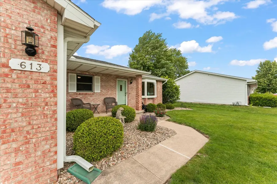 613 Crestwood Drive, Champaign, IL 61822 - #3
