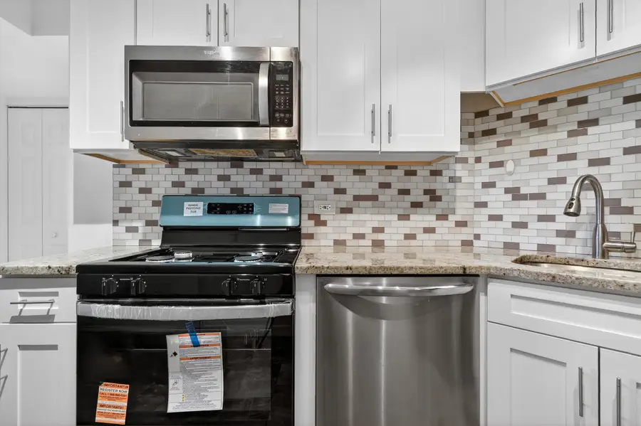 684 Quincy Bridge Lane #202, Glenview, IL 60025 - #3
