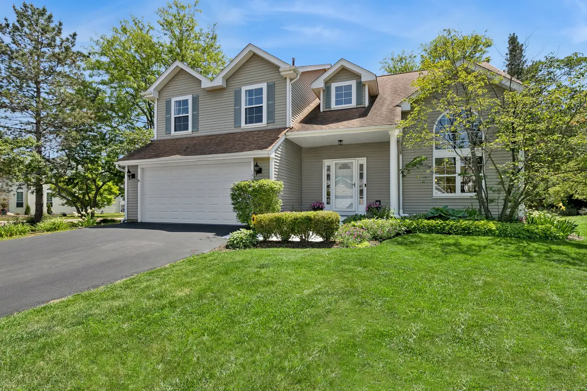 139 N Crooked Lake Lane, Lindenhurst, IL 60046 - #1