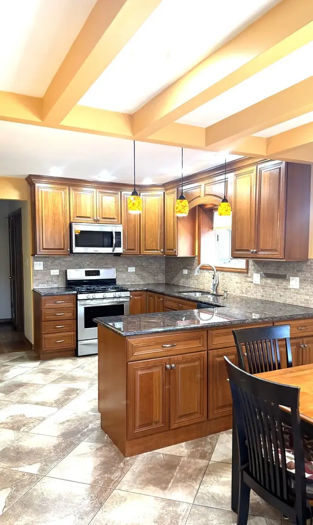 9220 Parkside Avenue, Oak Lawn, IL 60453 - #2