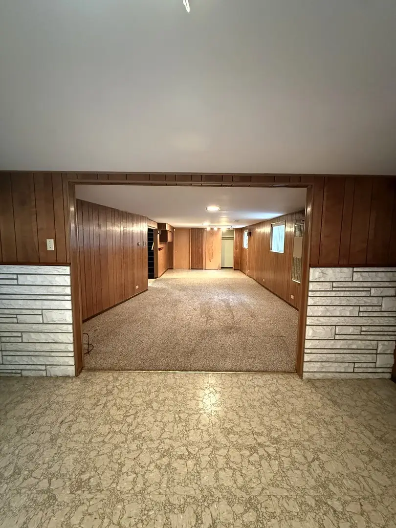 9220 Parkside Avenue, Oak Lawn, IL 60453 - #3