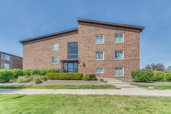 900 Perrie Drive #304, Elk Grove Village, IL 60007
