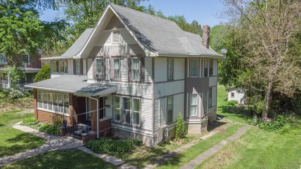 916 W Stephenson Street, Freeport, IL 61032