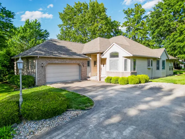 1204 Dylan Lane, Carterville, IL 62918